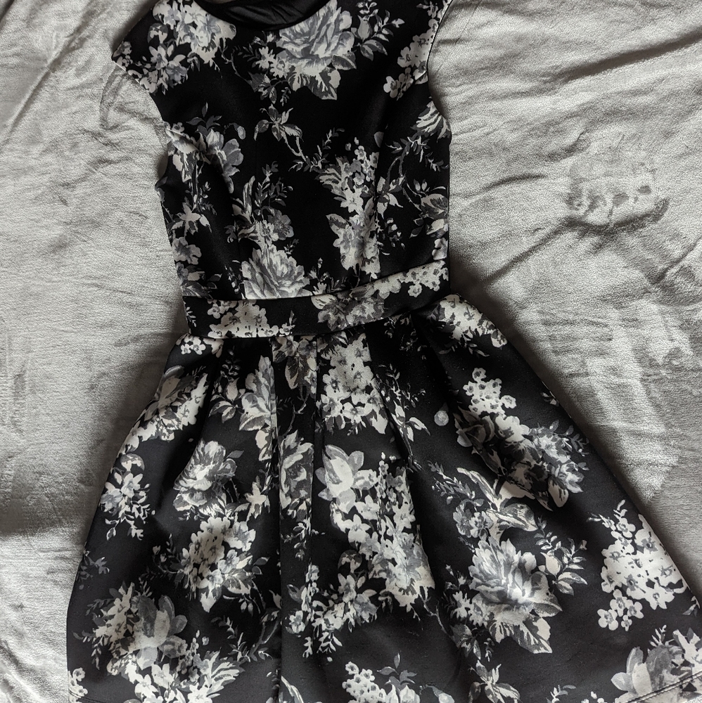 Small Emerald Sundae black and white dress